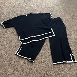 Women’s knit Black and White Set